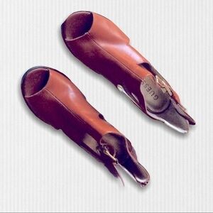 GUESS Brown shoes FLASH SALE 🎉🎉🎉